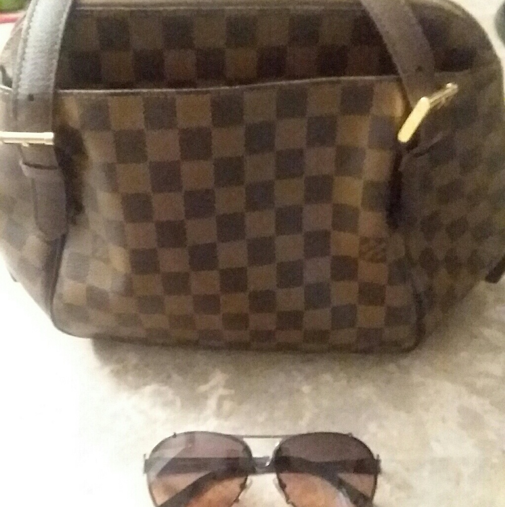 Authentic Louis Vuitton Handbag.